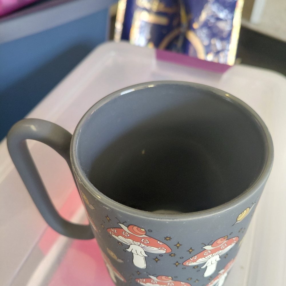 Gray Mushroom Pattern Mug - Picture 7 of 9